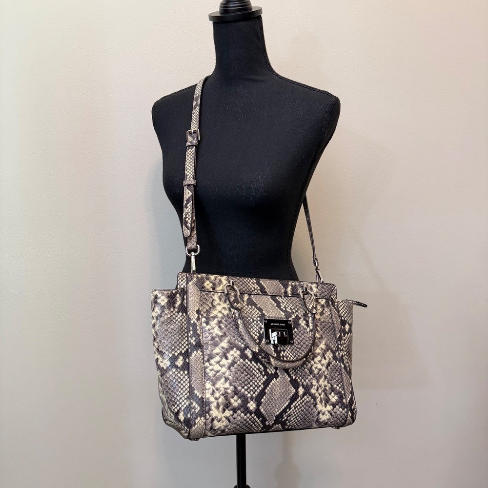Michael Kors Snakeskin Embossed Leather Satchel Crossbody BagPurse Shoulder Chic